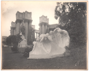 156 Colonnade and statues